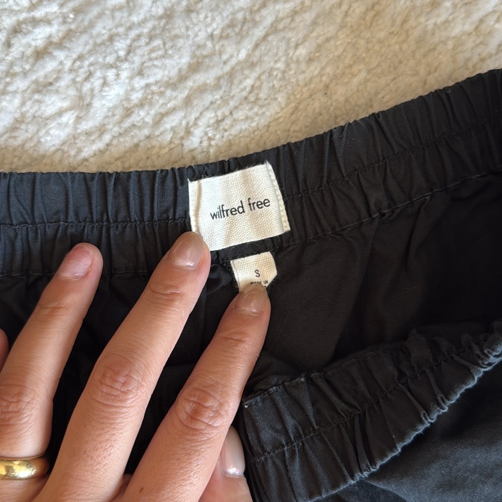 Wilfred Duo-Pack Lightweight Elastic-Waist Shorts in White & Black - Picture 3 of 10